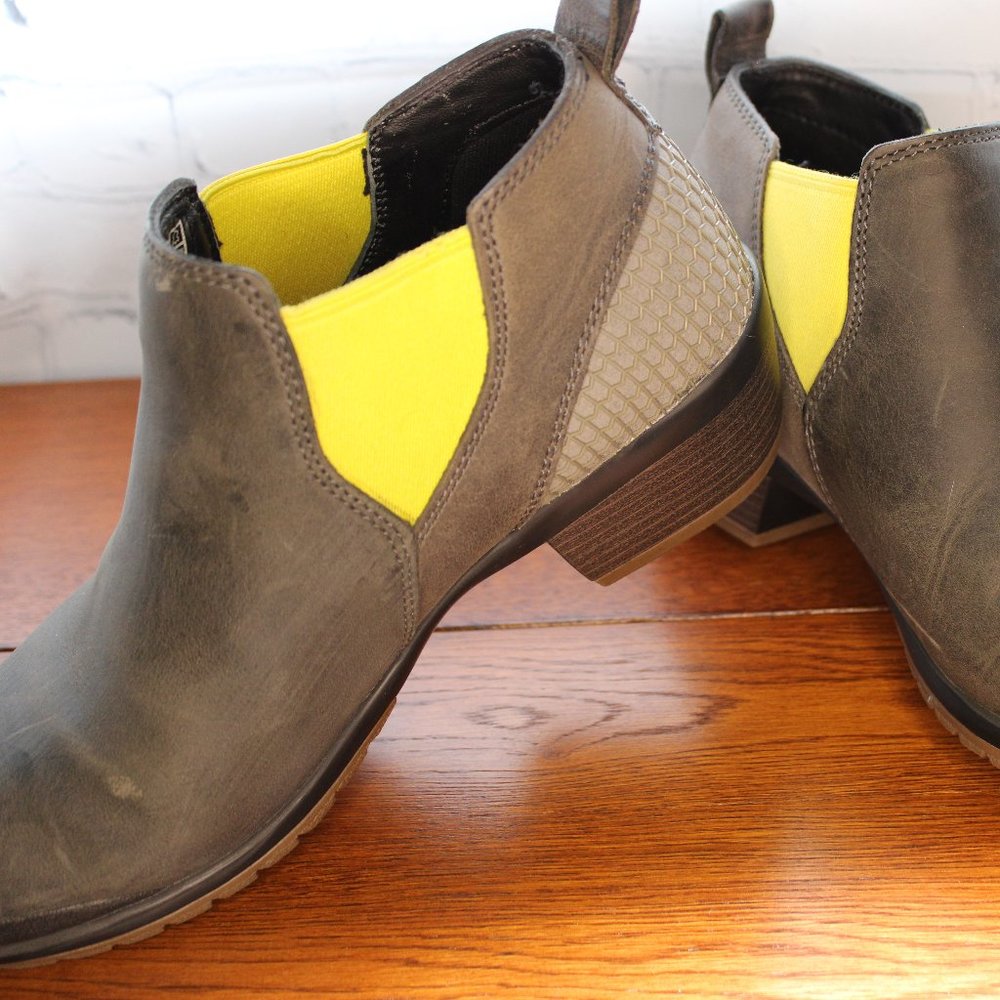 Keen Chelsea Slip-on Women's size 7